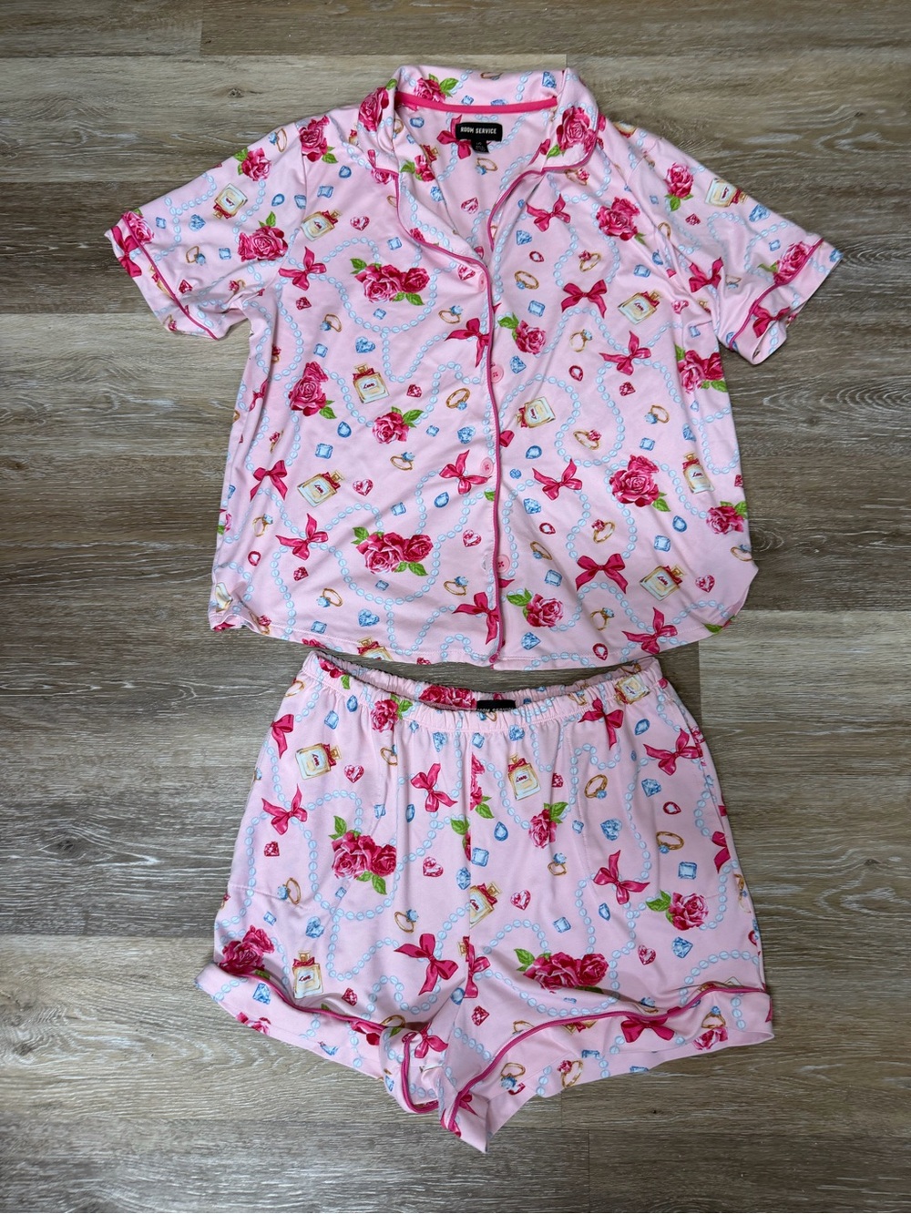 Room Service Women’s Large 2PC Pajama Set Pink Love Spell EUC Cozy